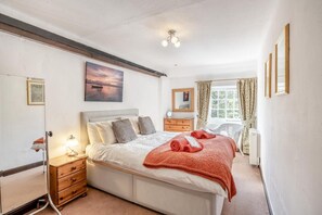 واي فاي مجانًا وملاءات أسرّة