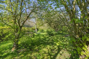 Property grounds - 2 Bed in Old Bolingbroke (oc-h30690) (Old Bolingbroke)