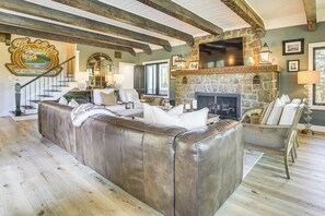 Interior - Walk to Lake Arrowhead Village! Home w/ Lake Views (Lake Arrowhead)