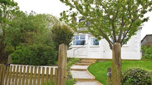 Property grounds - 5 Bed in Mitchell (oc-c30790) (Mitchell)