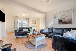 TV, fireplace - 5 Bed in Mitchell (oc-c30790) (Mitchell)