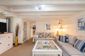 TV - 2 Bed in Brixham (oc-w30730) (Brixham)