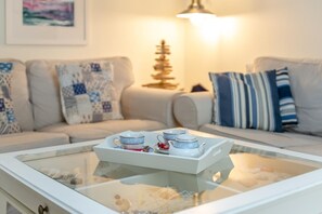 TV - 2 Bed in Brixham (oc-w30730) (Brixham)