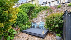 Unclassified image, 4 of 27, button - 2 Bed in Brixham (oc-w30730) (Brixham)