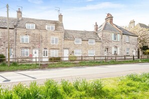 Exterior - 3 Bed in Swanage (oc-h30752) (Swanage)