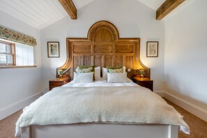 Iron/ironing board, free WiFi, bed sheets - 4 Bed in Cowling (oc-h30773) (Cowling)