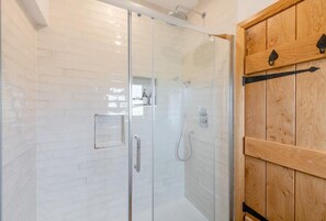 Towels - 4 Bed in Cowling (oc-h30773) (Cowling)