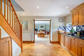 Interior - 3 Bed in St. Endellion (oc-o30761) (Trelights)