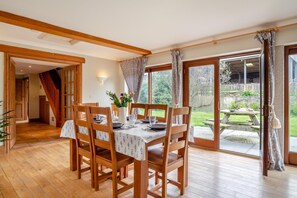 Dining - 3 Bed in St. Endellion (oc-o30761) (Trelights)