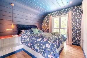Iron/ironing board, travel cot, free WiFi, bed sheets - 1 Bed in Newport (oc-f30846) (Newport)