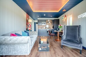 TV - 1 Bed in Newport (oc-f30846) (Newport)
