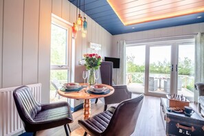 Dining - 1 Bed in Newport (oc-f30846) (Newport)