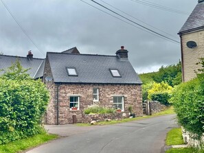 Exterior - 2 Bed in Pentre Bach (oc-b30875) (Pentre-bach)