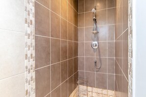 Towels - 4 Bed in Caistor (oc-t30831) (Caistor)