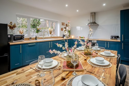 4 Bed in Brecon (oc-h30823)