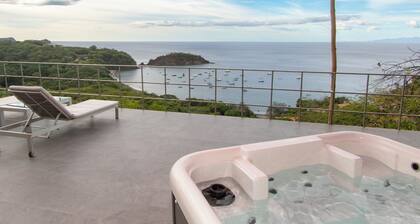 A Slice of Paradise.
Superb private luxury tent with stunning ocean view