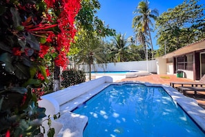 Villa | Piscina | 10 piscinas al aire libre