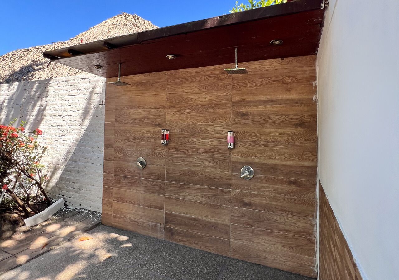 毛巾、肥皂、洗髮精、衛生紙