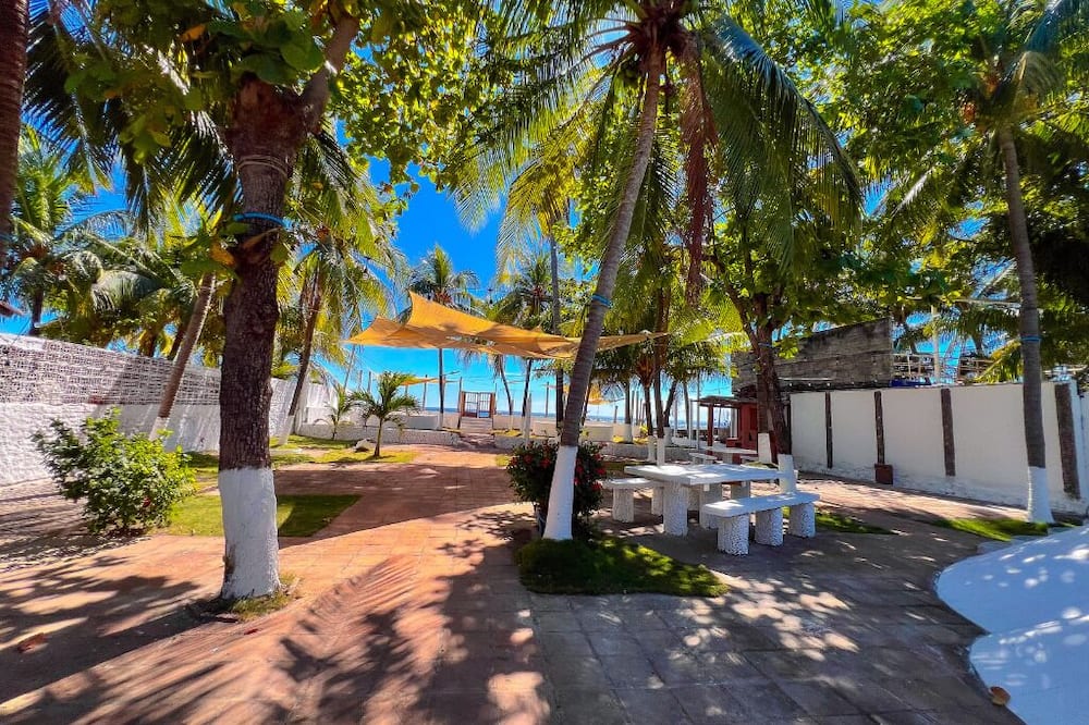 Quinta Brisas del Surf Playa La Libertad