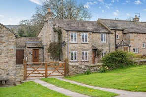 Exterior - 3 Bed in West Burton (oc-w30775) (West Burton)