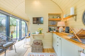 Interior - 1 Bed in Upton-upon-Severn (oc-t30854) (Upton upon Severn)