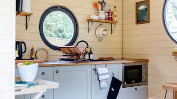 Microwave, oven, cookware/dishes/utensils