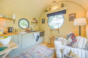 Interior - 1 Bed in Upton-upon-Severn (oc-t30854) (Upton upon Severn)