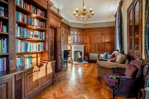 Interior - 11 Bed in Pontardawe (oc-p30776) (Cilybebyll Pontardawe)