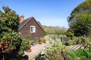 Property grounds - 2 Bed in Hanley William (oc-d30115) (Hanley William)