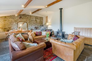 TV, fireplace - 1 Bed in Middleham (oc-c30871) (Swineside)