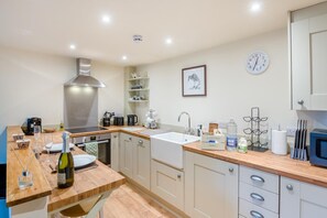 Microwave, oven, dishwasher, high chair - 1 Bed in Middleham (oc-c30871) (Swineside)