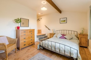 Travel cot, free WiFi, bed sheets - 1 Bed in Leyburn (oc-l30870) (Swineside)