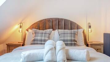 4 bedrooms, travel cot, free WiFi, bed sheets