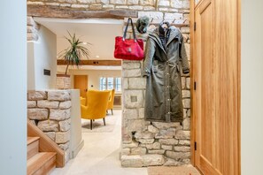 Interior - 3 Bed in Westmancote (oc-t30722) (Kemerton)