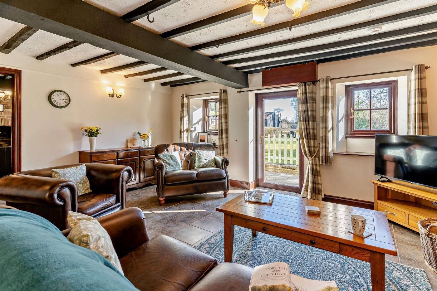 Télévision, cheminée