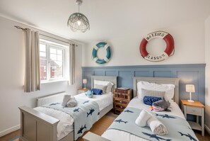 Iron/ironing board, free WiFi, bed sheets - 4 Bed in Seahouses (oc-s28973) (Seahouses)