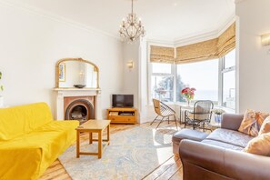 TV - 4 Bed in Harwich (oc-s30791) (Harwich)