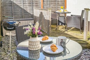 Outdoor dining - 2 Bed in Trecastle (oc-c30837) (Trecastle)