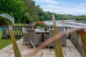 Outdoor dining - 2 Bed in Little Petherick (oc-o30788) (Little Petherick)