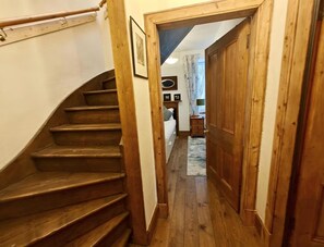 3 bedrooms, iron/ironing board, travel cot, free WiFi - 3 Bed in Aviemore (oc-s30815) (Aviemore)