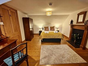3 chambres, fer et planche à repasser, lit parapluie, Wi-Fi gratuit