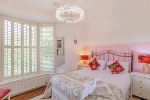3 chambres, fer et planche à repasser, Wi-Fi gratuit, draps fournis