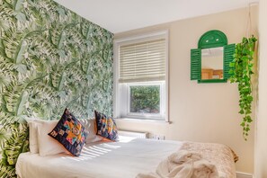 3 bedrooms, iron/ironing board, free WiFi, bed sheets - 3 Bed in Weymouth (oc-m30895) (Weymouth)