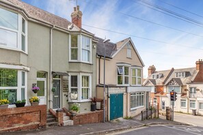 Exterior - 3 Bed in Weymouth (oc-m30895) (Weymouth)