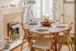 Dining - 3 Bed in Weymouth (oc-m30895) (Weymouth)