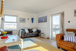 TV - 4 Bed in Cowes (oc-p30966) (East Cowes)