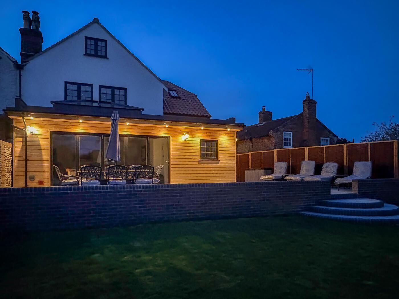 المنشأة من الخارج