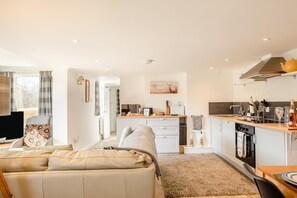 ميكروويف، فرن، غسالة أطباق، مستلزمات طهي/أطباق/أوعية