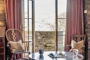 Interior - 5 Bed in Cathedine (oc-o30899) (Cathedine)