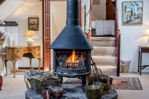 Interior - 5 Bed in Cathedine (oc-o30899) (Cathedine)